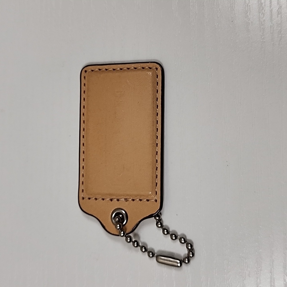 Coach Hangtag - Picture 2 of 6